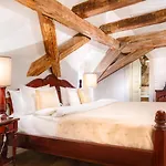 The Dominican 4*