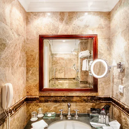 The Dominican 4* プラハ