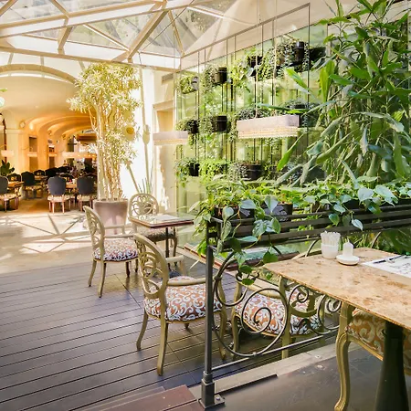 The Dominican 4* プラハ