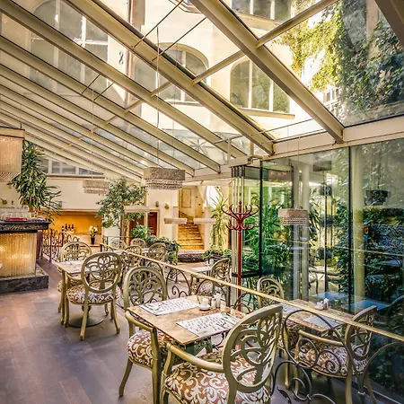 The Dominican 4* プラハ