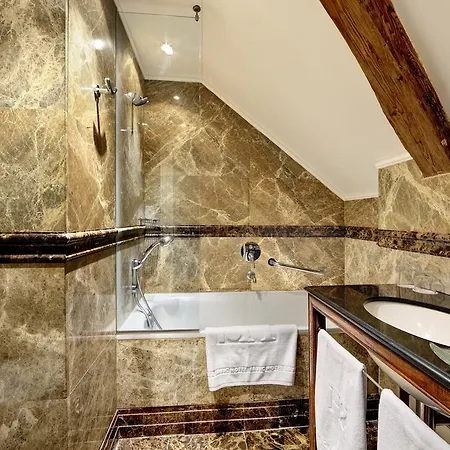 ホテル The Dominican プラハ